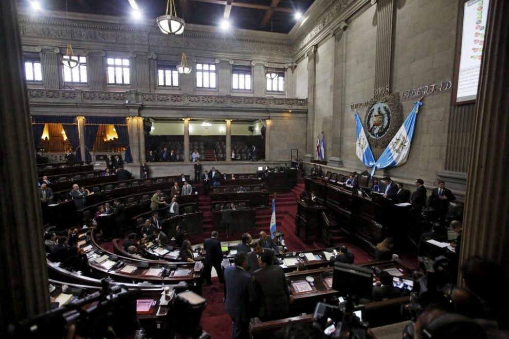 Prohibición de entrada a guatemaltecos por acciones antidemocráticas