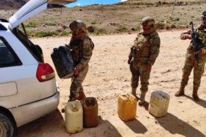 Contrabando en La Paz: efectivos militares confiscan combustible y cebolla