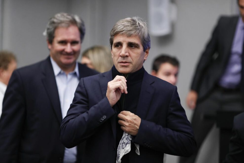 Medidas de shock en Argentina por depreciación del peso y aumentos de precios