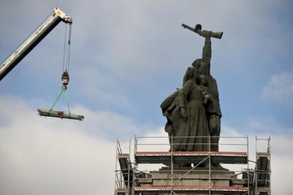 Retirada de monumento soviético en Bulgaria