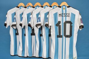 Camisetas de Lionel Messi subastadas por casi 8 millones de dólares