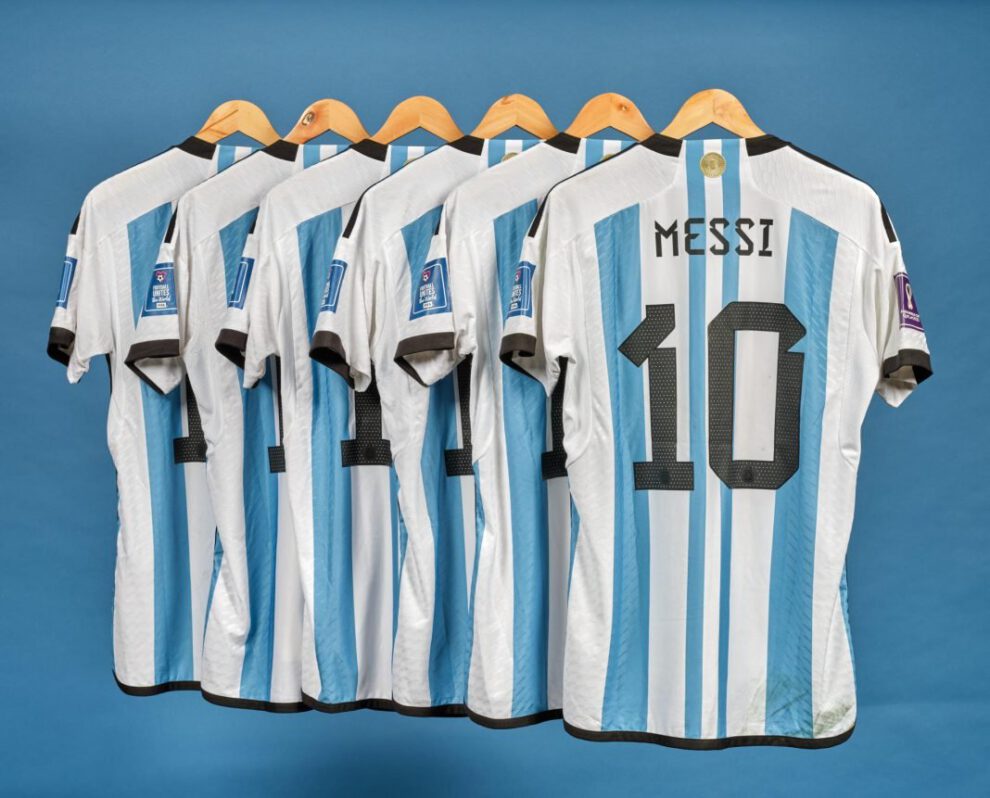 Camisetas de Lionel Messi subastadas por casi 8 millones de dólares