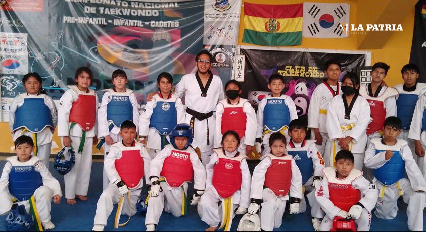 Niños y jóvenes participan en el seminario de Taekwondo Oruro