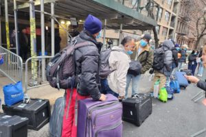 Crisis migratoria en Nueva York con migrantes venezolanos desalojados