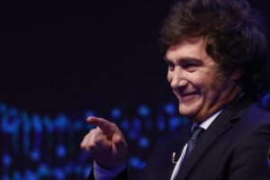 Javier Milei sortea su último salario como diputado
