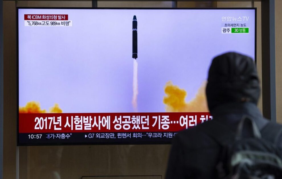 Corea del Norte lanza misil balístico intercontinental