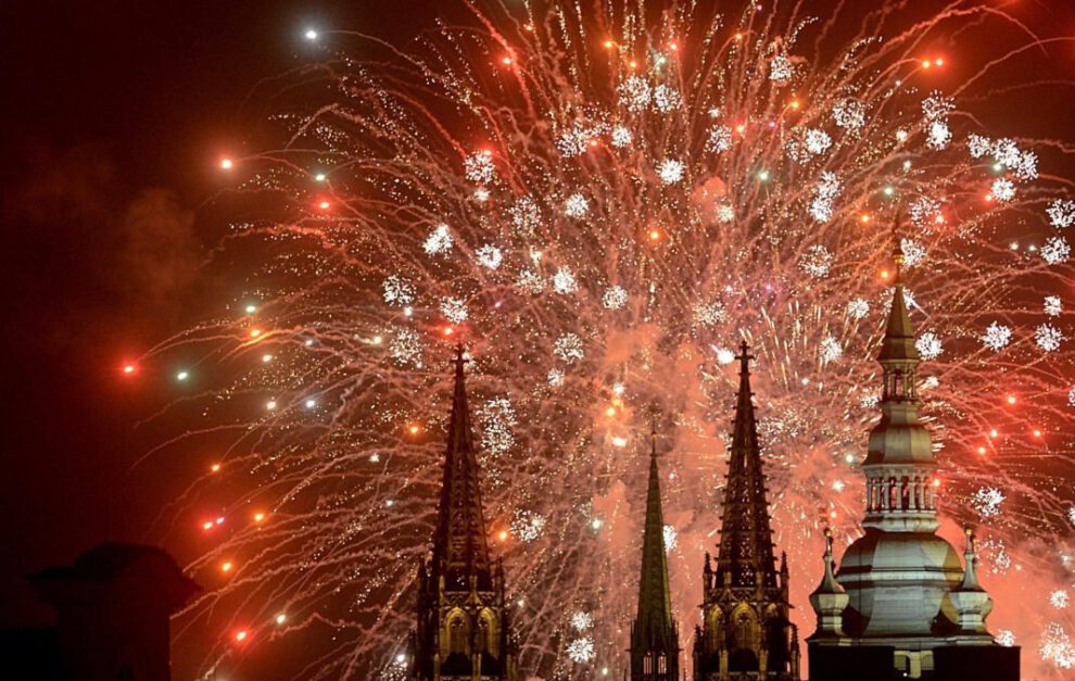 Praga fuegos artificiales Nochevieja