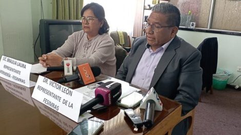 paro nacional de médicos en la Caja Nacional de Salud