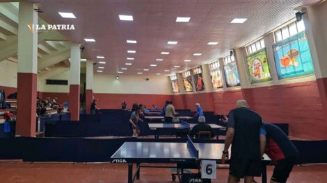 Campeonato nacional de tenis de mesa en Oruro