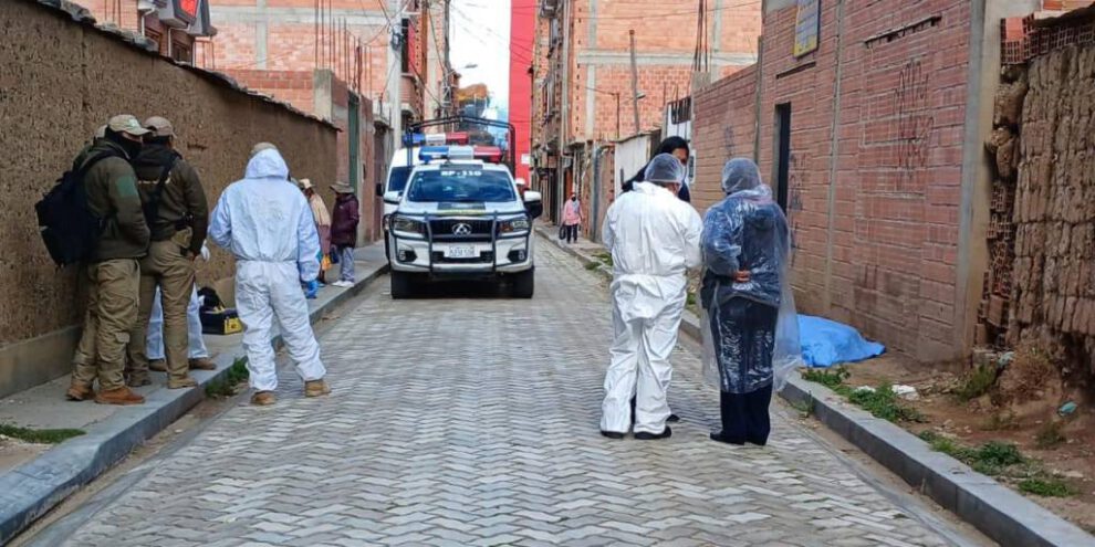 Feminicidio en El Alto: mujer hallada sin vida en Los Andes