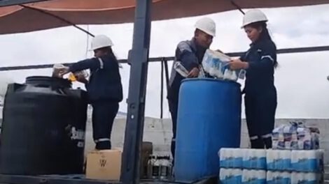 Aduana destruye bebidas alcohólicas incautadas por contrabando