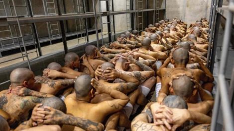 El Salvador y sus dos mundos