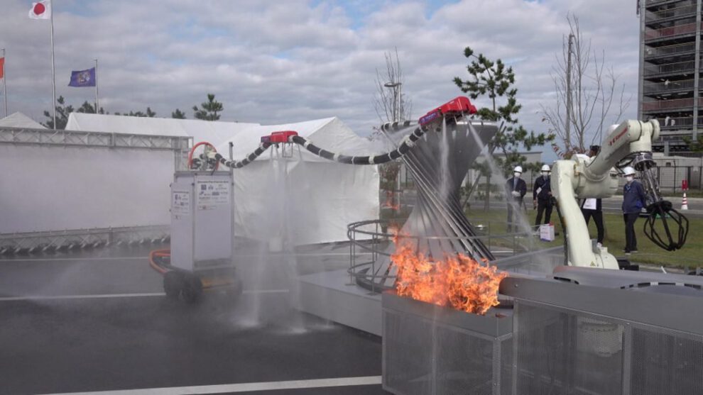 Robot para apagar incendios diseñado por científicos japoneses