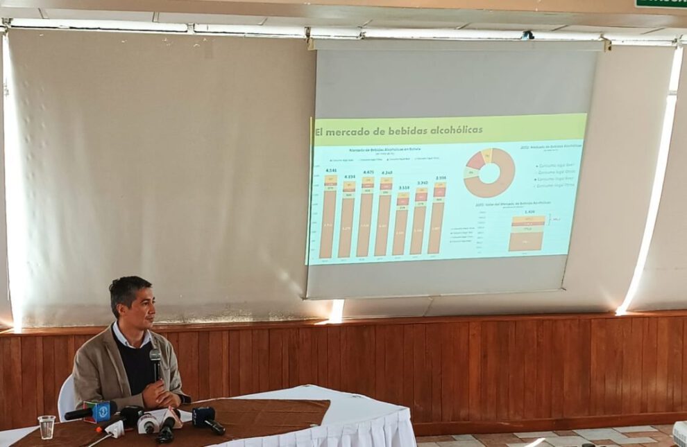 Evasión fiscal mercado ilegal alcohol en Bolivia