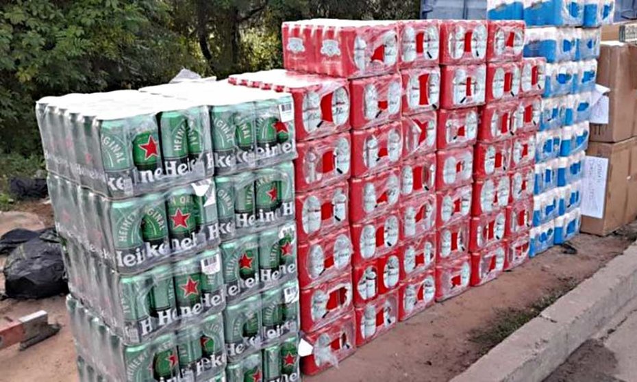 Mercado ilegal de bebidas alcohólicas en Bolivia