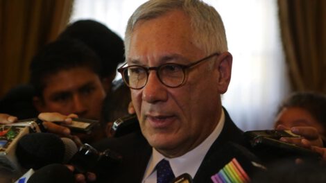 Rodríguez Veltzé critica freno a proyectos legislativos