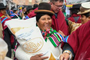 Ayuda humanitaria entregada a familias afectadas por desastres climáticos