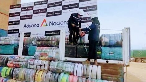 Decomiso de mercancía ilegal en Oruro