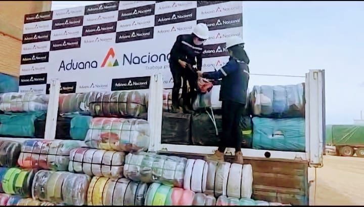 Decomiso de mercancía ilegal en Oruro