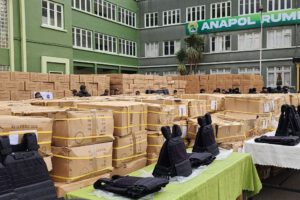 Equipamiento policial entregado por Luis Arce