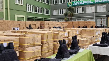 Equipamiento policial entregado por Luis Arce