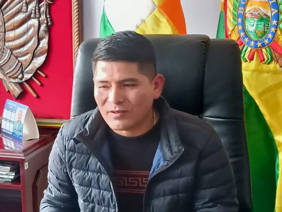 Senador Benjamín Vargas desafía al ministro Del Castillo sobre el ascenso del coronel Holguín