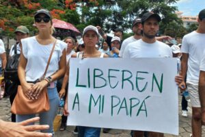 Fernando Camacho y su familia convocan a marcha en repudio a su detención
