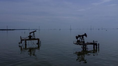 Desechos contaminantes Lago Maracaibo extraídos por el Gobierno de Venezuela