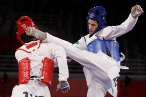 Edival Pontes, taekwondista brasileño, durante una competencia en Tokio