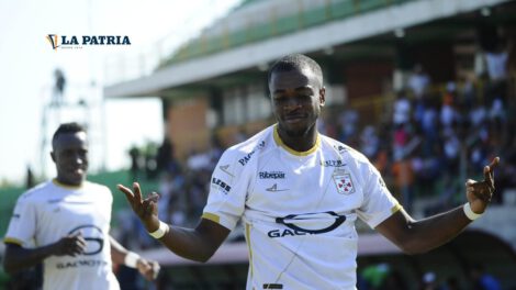 Real Santa Cruz se nutre del fútbol dominicano con la contratación de López