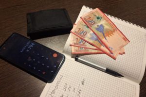 Educación financiera y su impacto en la juventud boliviana