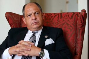Entrevista a Luis Guillermo Solís sobre política y democracia