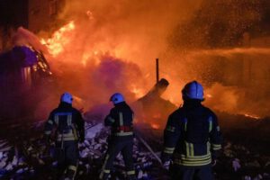 Rusia ataca Járkov en venganza por bombardeo a Bélgorod