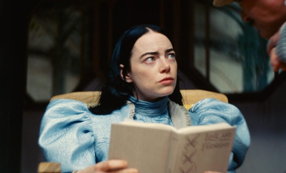 Emma Stone en Pobres criaturas como Bella Baxter