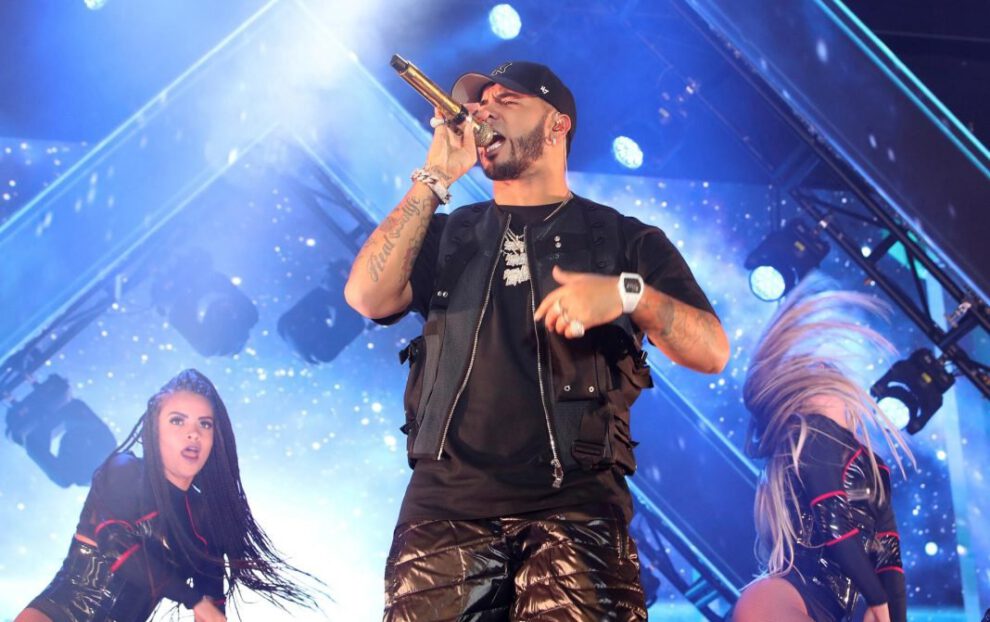 El cantante y rapero puertorriqueño Anuel AA en demanda millonaria