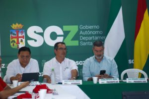 Mario Aguilera Gobernación interina en Santa Cruz