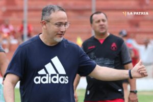 Flavio Robatto podría dirigir a Bolívar