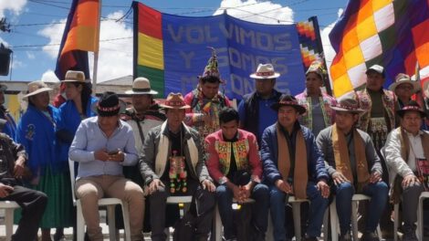 Organizaciones que respaldan a la Fsutco de Elías Mamani Zenteno en la presentación de la XXXI Anata Andina