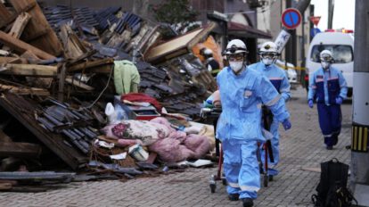 Terremoto en Japón: ascienden a 94 muertos y 242 desaparecidos