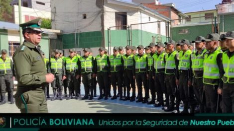 Efectivos policiales en Oruro para fortalecer la prevención