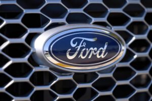 Crisis en la industria automotriz con la retirada de GM y Ford del Super Bowl