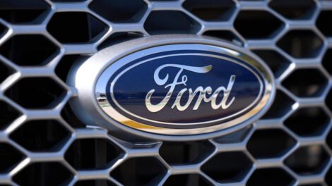 Crisis en la industria automotriz con la retirada de GM y Ford del Super Bowl