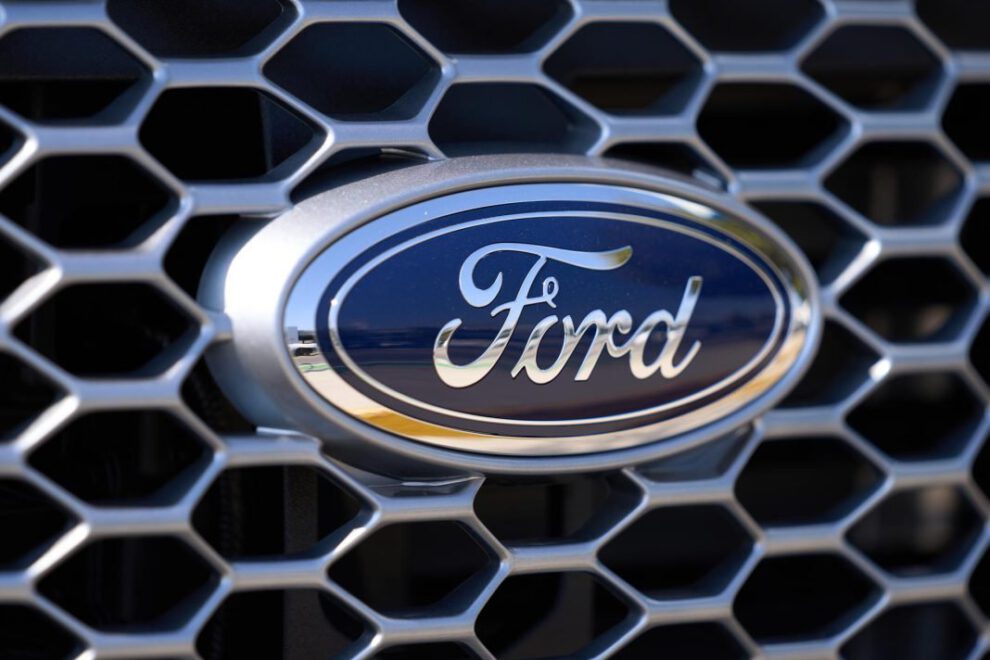 Crisis en la industria automotriz con la retirada de GM y Ford del Super Bowl
