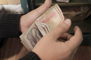 Denuncias por falta de pago del aguinaldo en Bolivia