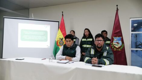 DAB bloqueo estibadores en Aduana Interior Oruro