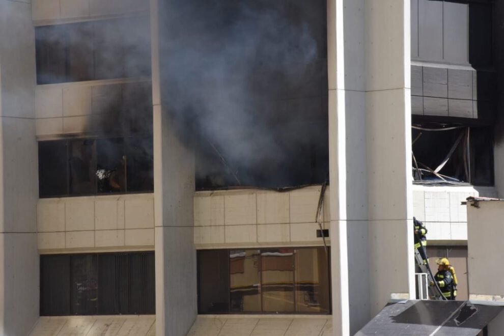 Incendio en Palacio de Comunicaciones en La Paz