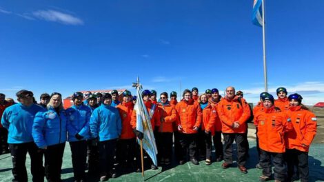 Energía nuclear y contaminación por plásticos en la Base Antártica Conjunta Marambio