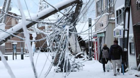 Terremoto en Japón deja 168 muertos y más de 300 desaparecidos