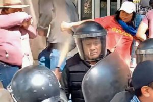 Enfrentamiento entre manifestantes del MAS y la Policía en el TSJ