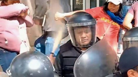 Enfrentamiento entre manifestantes del MAS y la Policía en el TSJ
